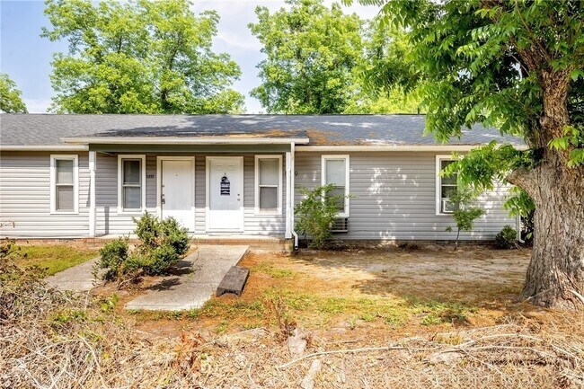 Primary Photo - 1057 Strickland Bridge Rd