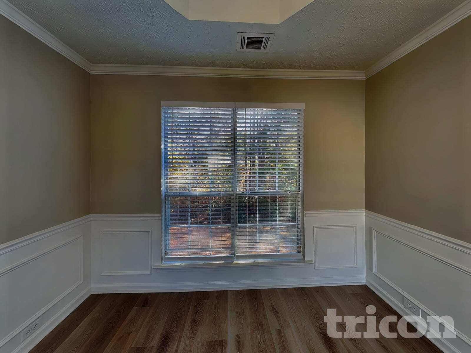 Building Photo - 11906 Fairway Overlook