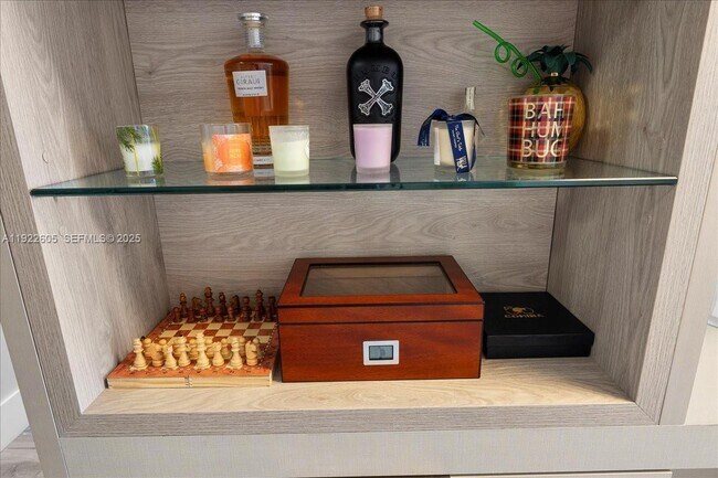 Building Photo - 501 NE 31st St