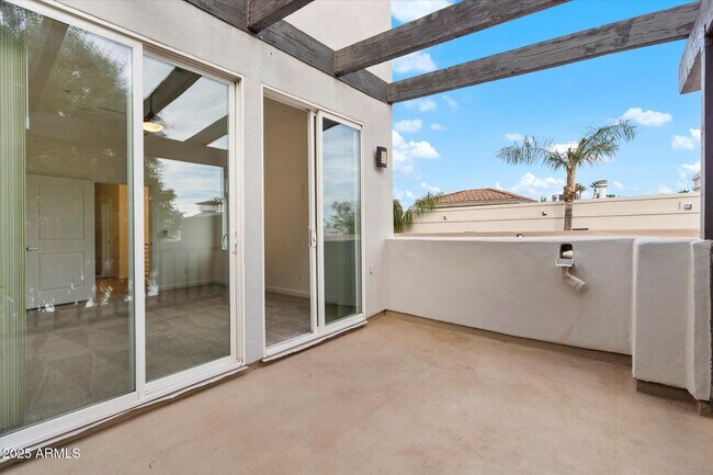 Building Photo - 7613 E Vía Del Reposo