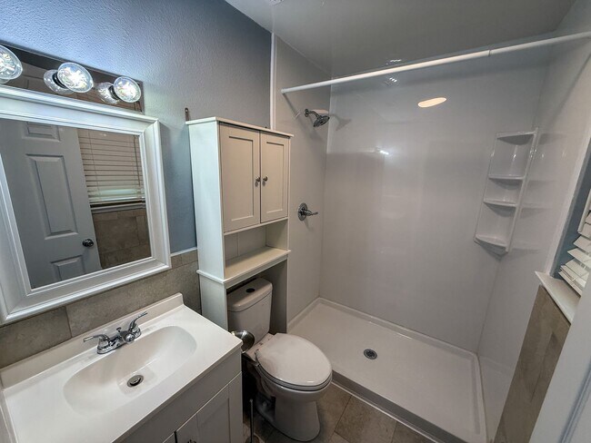 Building Photo - Completely Updated Brick Home with New Kitchen Appliances, Bathrooms, Flooring & Paint!