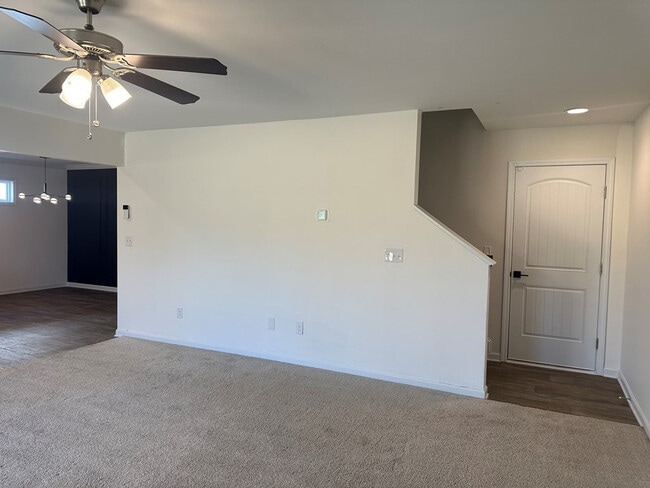 Building Photo - 1853 Ruger Dr