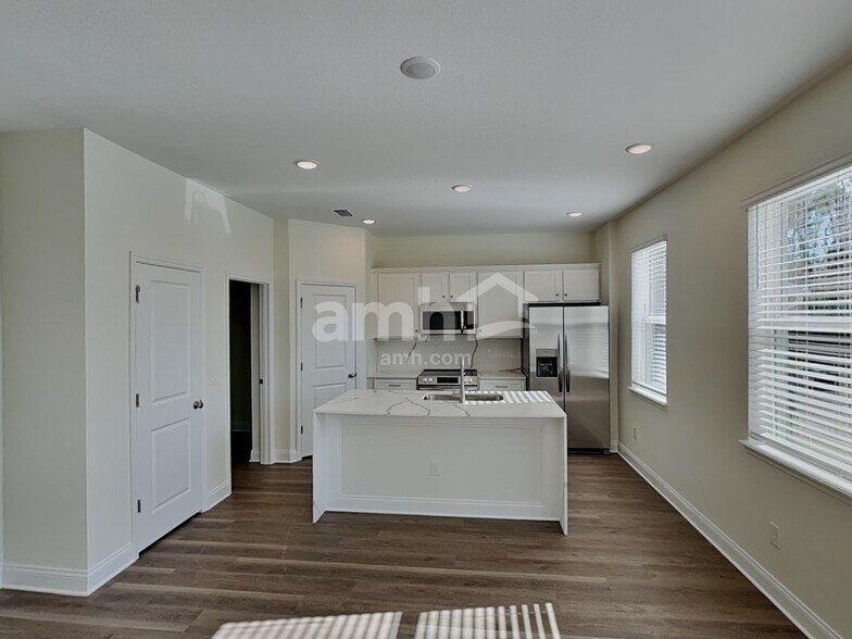 Building Photo - 5678 Oesterle Rd