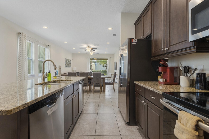 Building Photo - 331 Pendant Ct