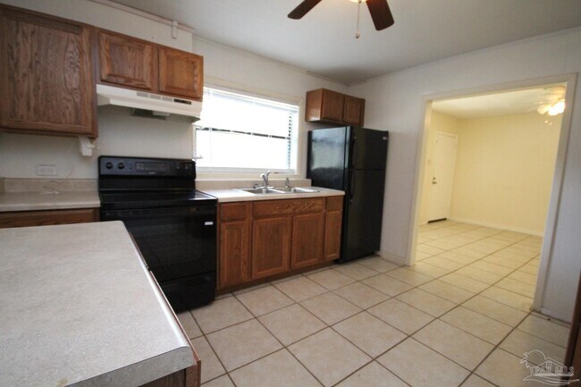 Building Photo - 703 N 72nd Ave