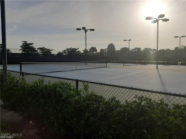 Building Photo - 2049 Fairmont Ln