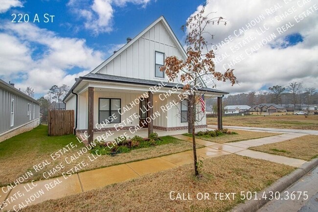 Building Photo - 220 A St