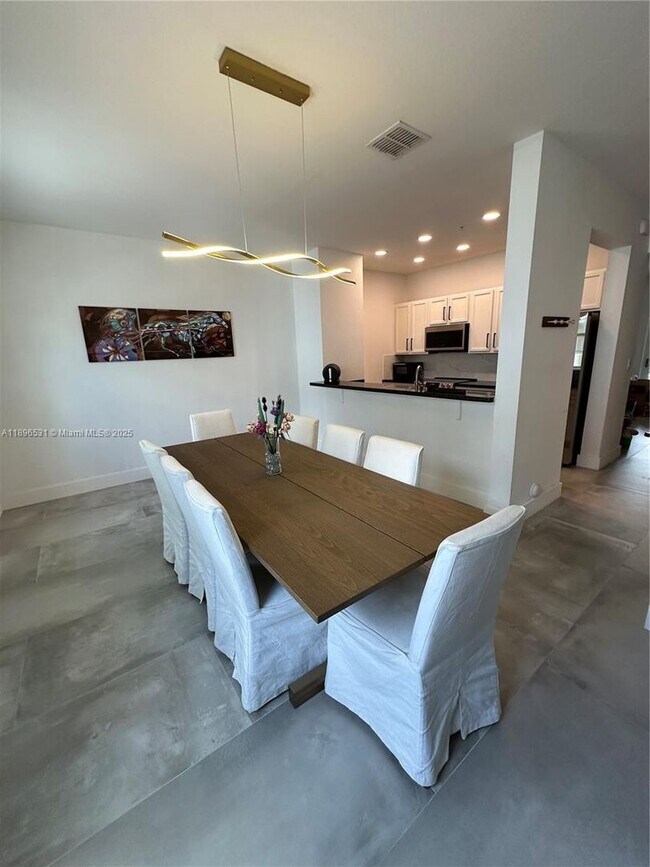 Building Photo - 2662 SW 118 Rd