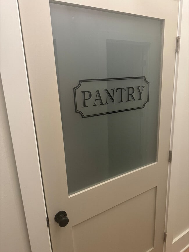 Building Photo - 1472 Georgia Pl