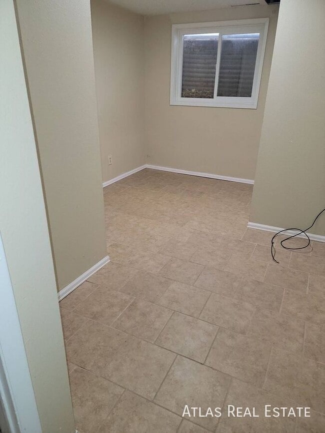 Building Photo - 408 Columbia Rd