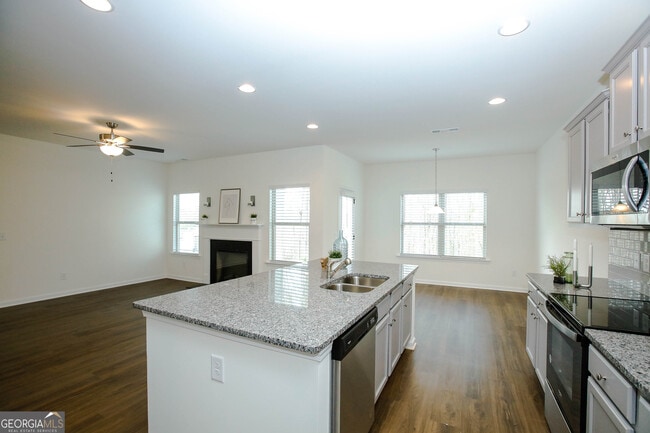 Building Photo - 138 Finley Dr