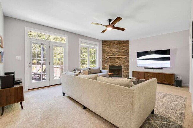 Building Photo - 4 Bedroom Home on 3.65 Acres in Moseley – Available September 22nd – $3,500/mo