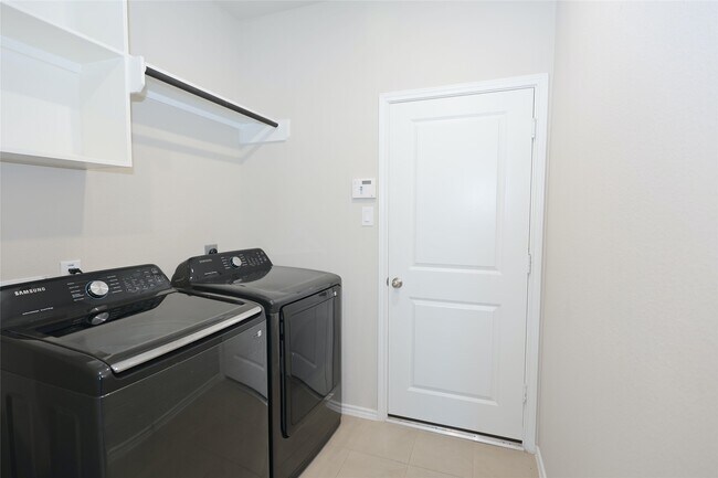 Building Photo - 1342 Wild Mustang Trl