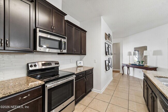 Building Photo - 206 Mission Cove Cir