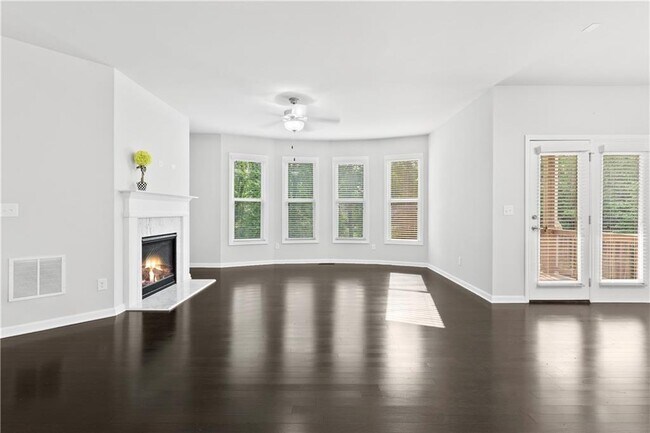 Building Photo - 1838 Lakeview Bend Way