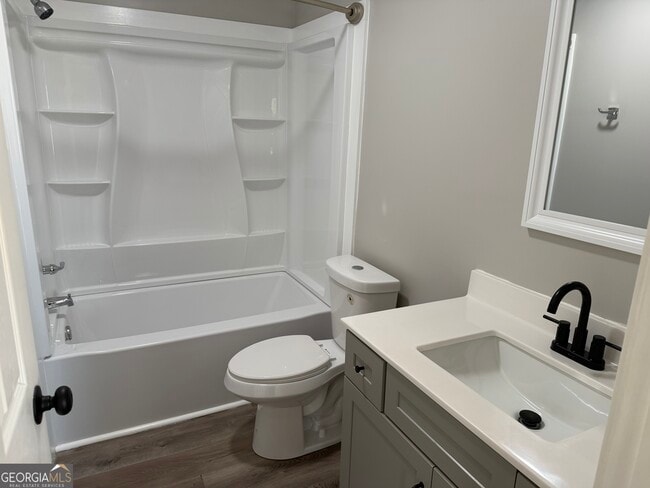 Building Photo - 1160 Happy Hollow Rd