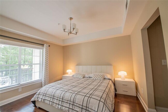 Building Photo - 3275 Lenox Rd NE