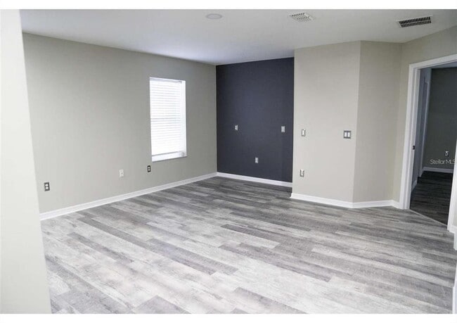 Building Photo - 4840 Poolside Dr