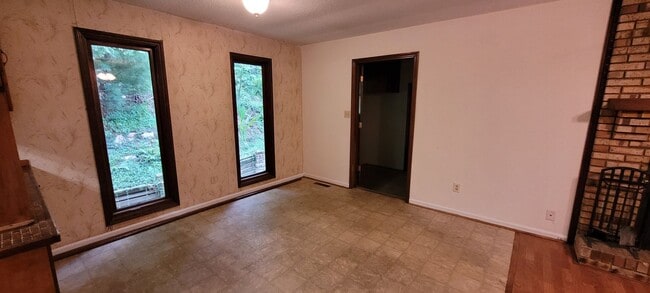 Building Photo - 4793 Castle Ford Rd