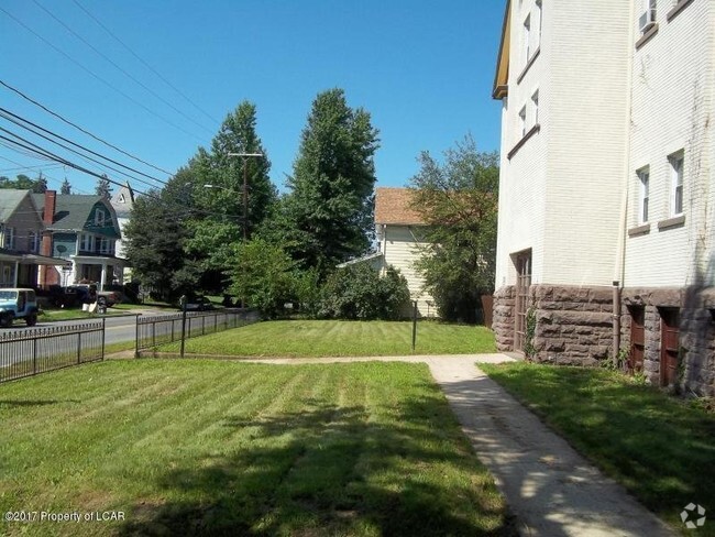Building Photo - 89 Carey Ave