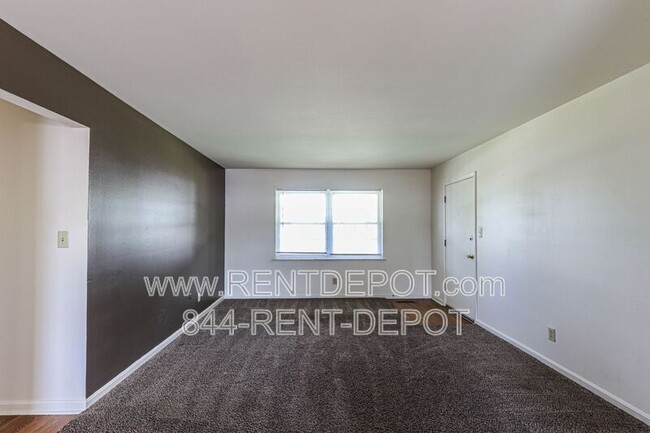 Building Photo - 2843 Ravenswood Dr