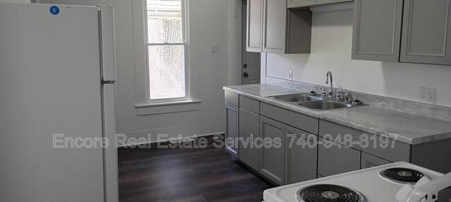 Building Photo - 97 Allen St