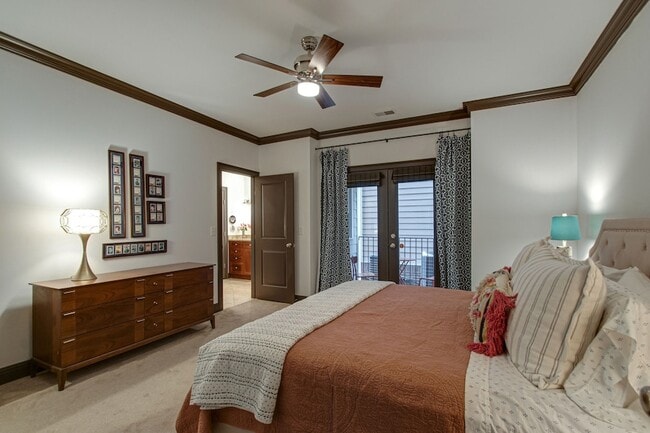 Building Photo - 2110 Acklen Ave