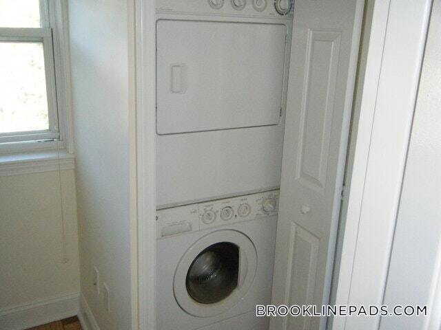 Building Photo - 240 Gerry Rd