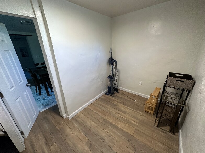 Building Photo - 421 S Prospect St