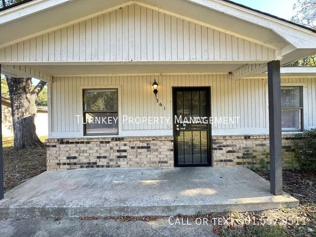 Building Photo - 361 N Oak Ct