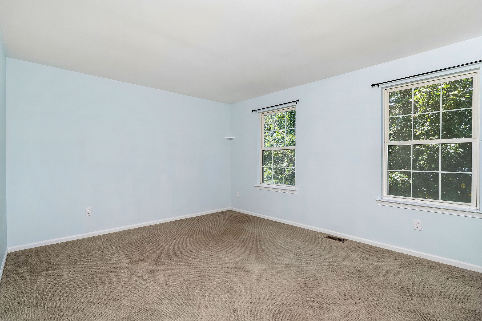 Building Photo - 412 Denow Rd