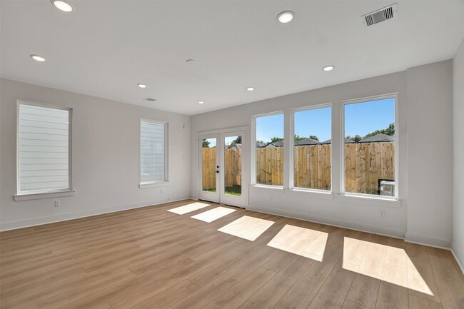 Building Photo - 3628 Amos St