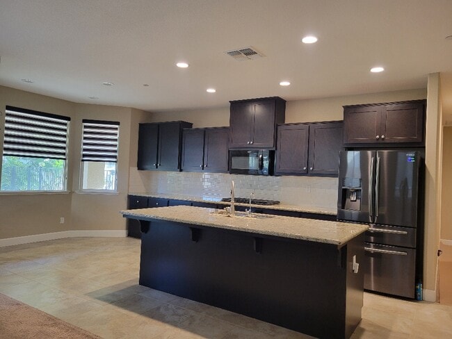 Building Photo - 1618 Oak St