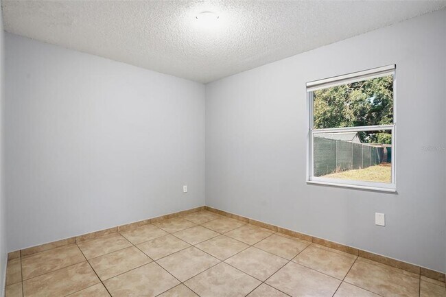 Building Photo - 2720 Sunrise Ct