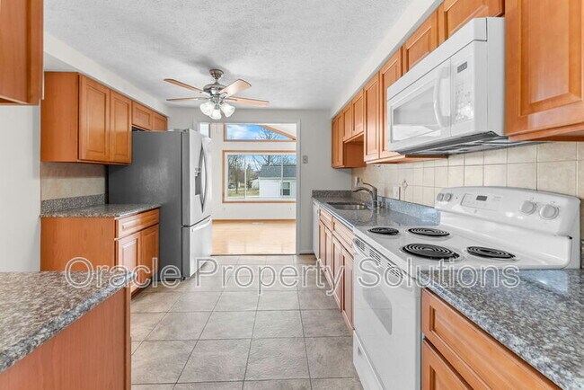 Building Photo - 6634 Dovecote Dr