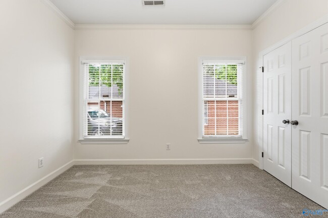 Building Photo - 146 Paul Revere Dr