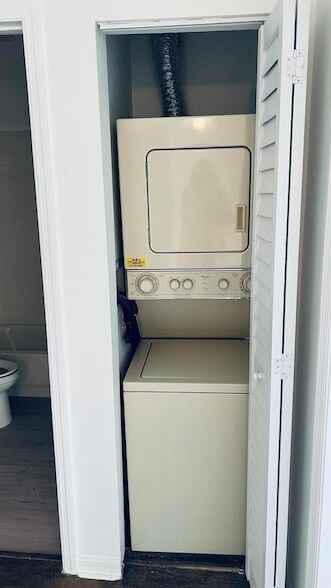 Building Photo - 2454 SE Garden Terrace