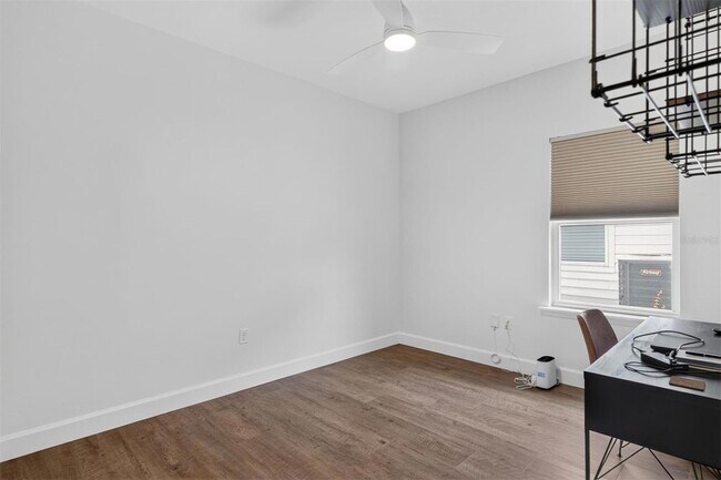 Building Photo - 1075 SW 66th Ter