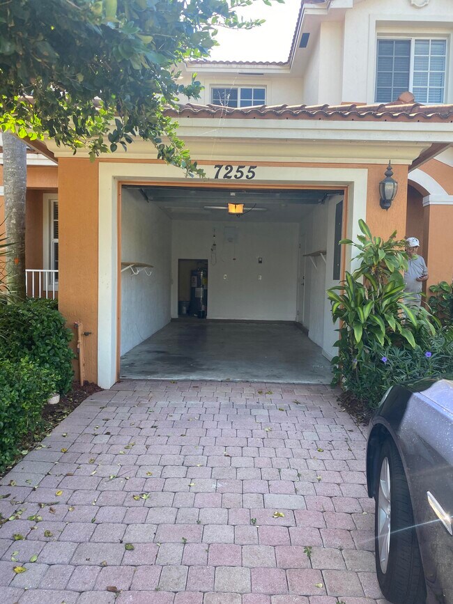 Building Photo - 7255 Briella Dr