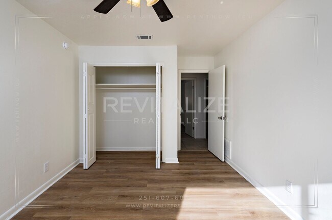 Building Photo - FREE DECEMBER RENT + HALF-DEPOSIT SPECIAL! Spacious 4-Bed 2-Bath Brick Home in West Mobile