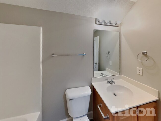 Building Photo - 947 Lavergne Ln