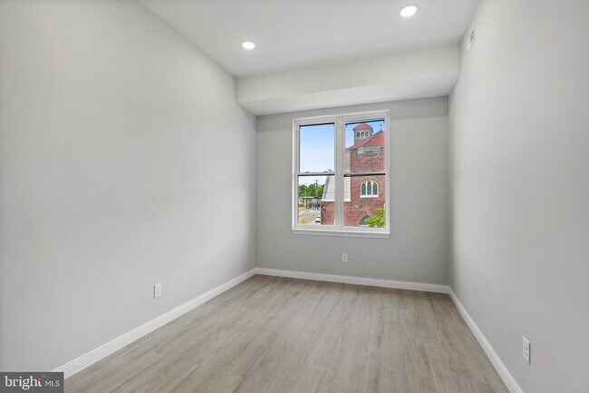 Building Photo - 403 N Simpson St