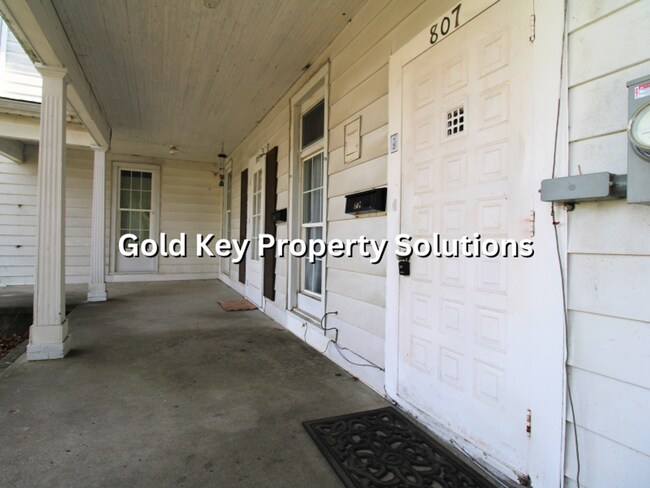 Building Photo - 803-807 High Street