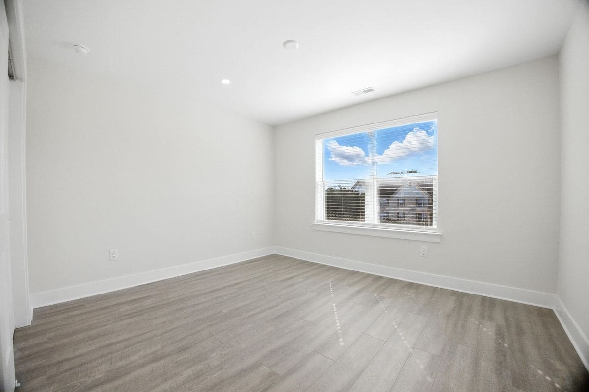 Building Photo - 3 Kessel Run