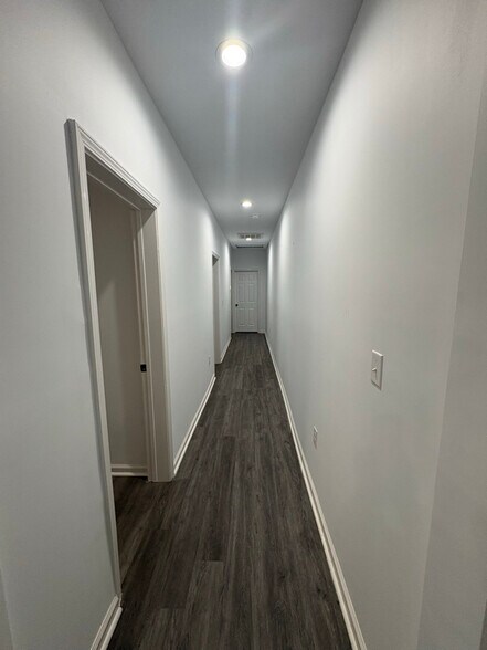 Building Photo - 515 Grove St