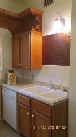 Building Photo - 203 N Colson St