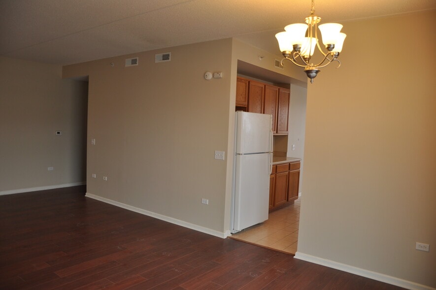 Building Photo - 656 Pearson St