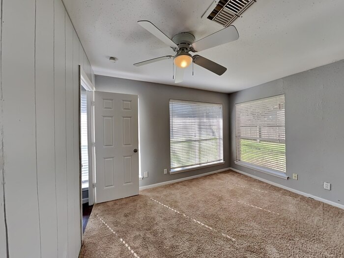 Building Photo - 15727 Cascade Point Dr