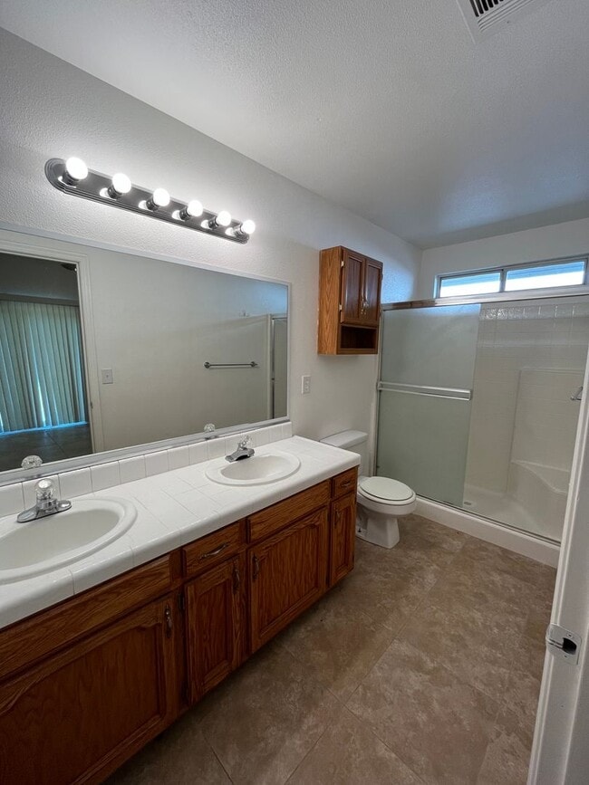 Building Photo - NE Visalia home coming soon