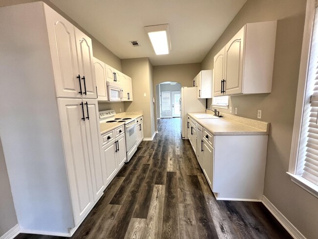 Building Photo - 1311 Treasure Cove